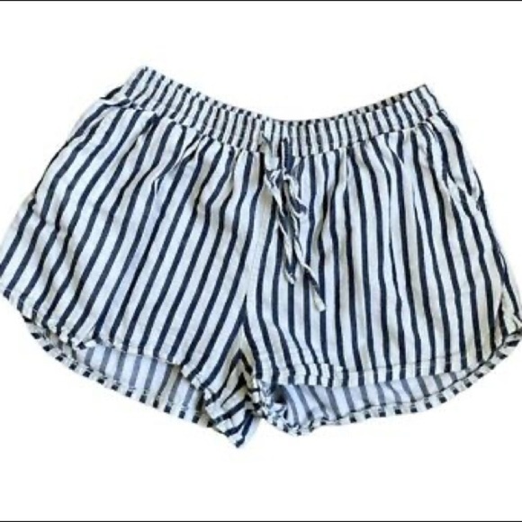 Universal Thread Pull On Striped Beach Shorts Size Medium - Picture 1 of 8